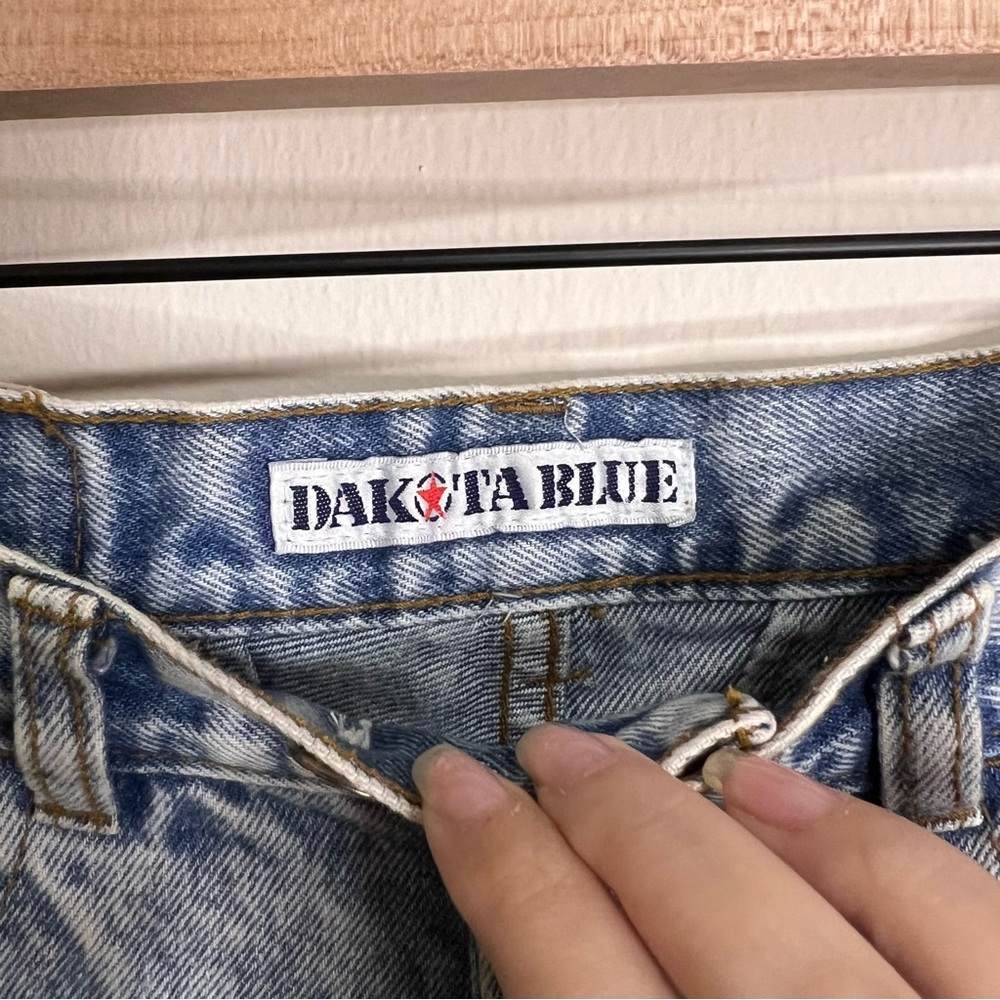 Vintage Acid Wash Dakota Blue Embellished Jeans - Picture 6 of 9